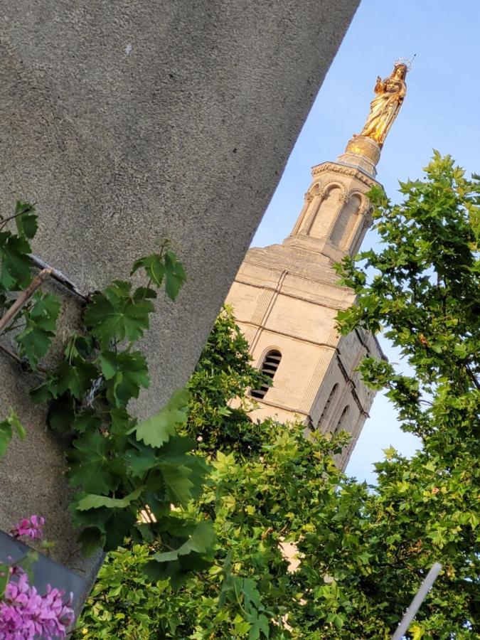 アヴィニョンUn Nid Sur Les Toits Face Au Palais Des Papesアパートメント エクステリア 写真
